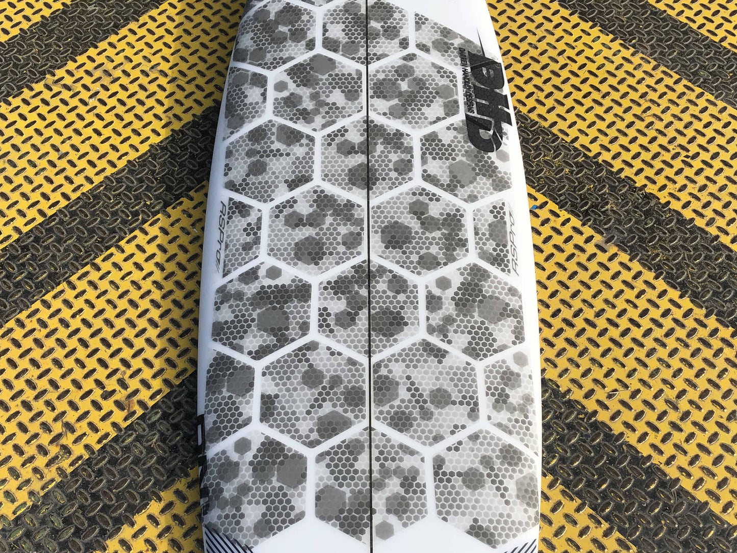 HEXATRACTION FRONT DECK GRIP KIT